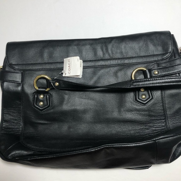 Coach women’s black leather shoulder bag - Picture 8 of 8